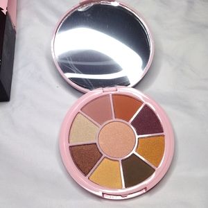 ✨️HOST PICK✨️I Heart Revolution Cookie Eyeshadow Palette Palette
